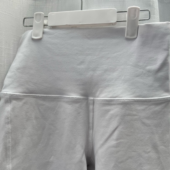 Alo Yoga Black and White Motto high Waisted Leggings - Picture 3 of 9